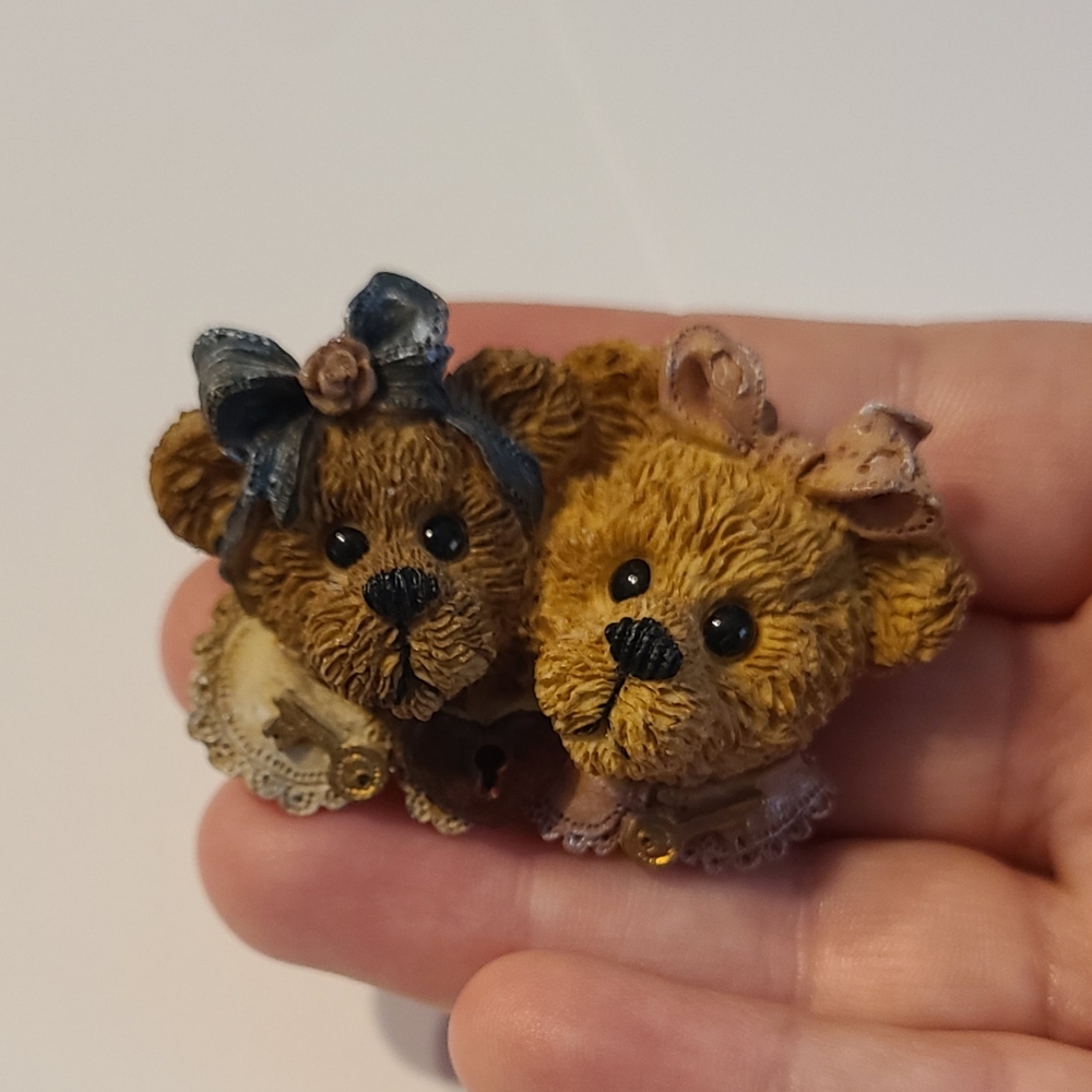 Boyds Bears Bears With Heart Pin